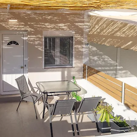 Fifika's Beachside House