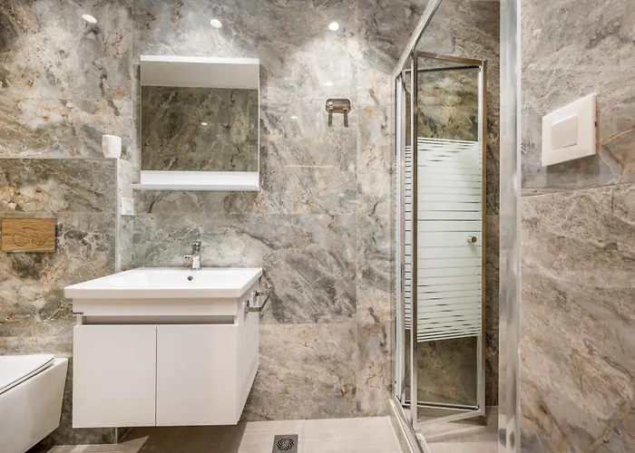 Fifika's Beachside House *