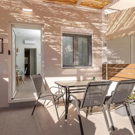 Fifika's Beachside House بلدة كوس